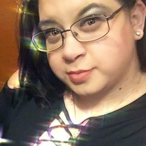 Meet your Posher, Elise